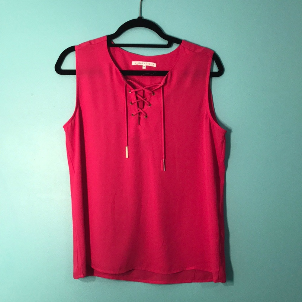 Sleeveless pink stitched neck top